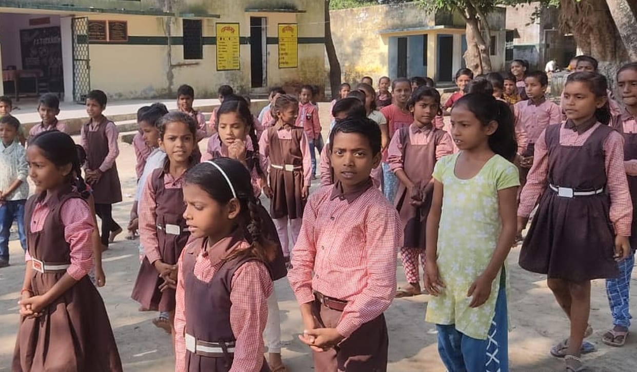 Basic school,mid day meal