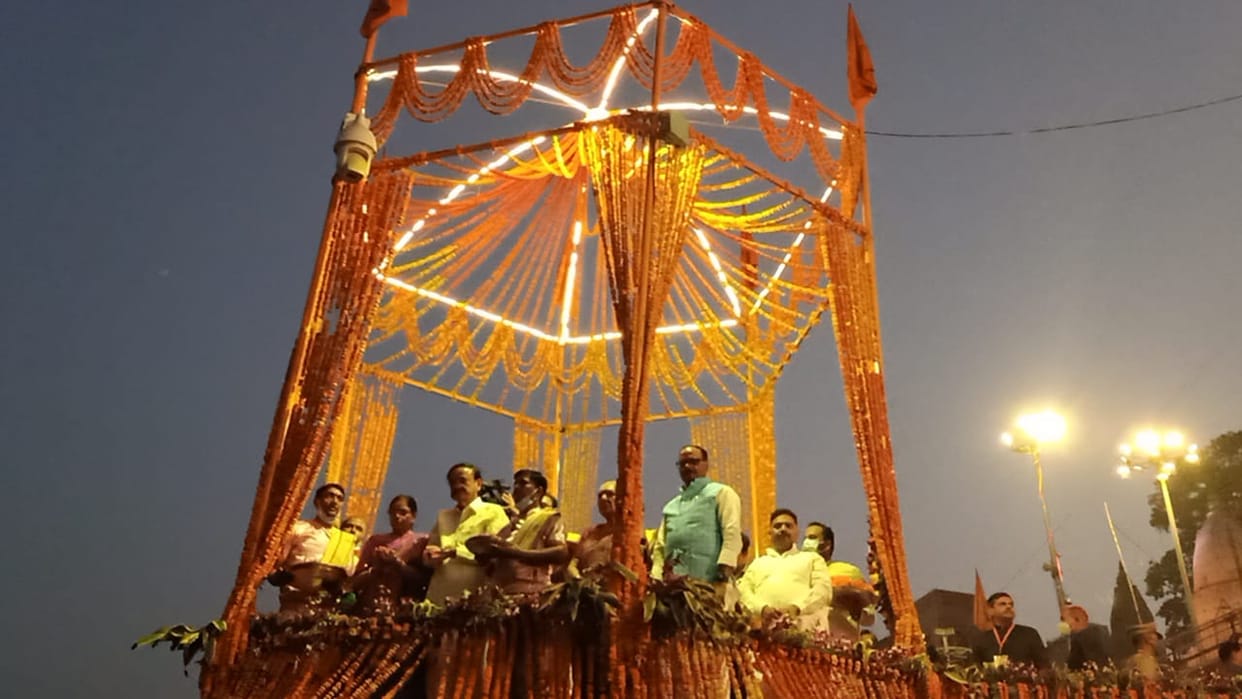 Vice President Venkaiah Naidu Varanasi Visit railway station to ganga aati ghat grand welcome in kashi