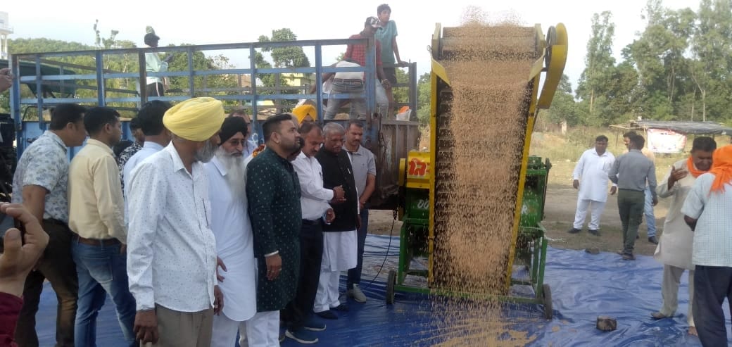 fci purchage 200 kwintel wheat  on first day in sirmaur district