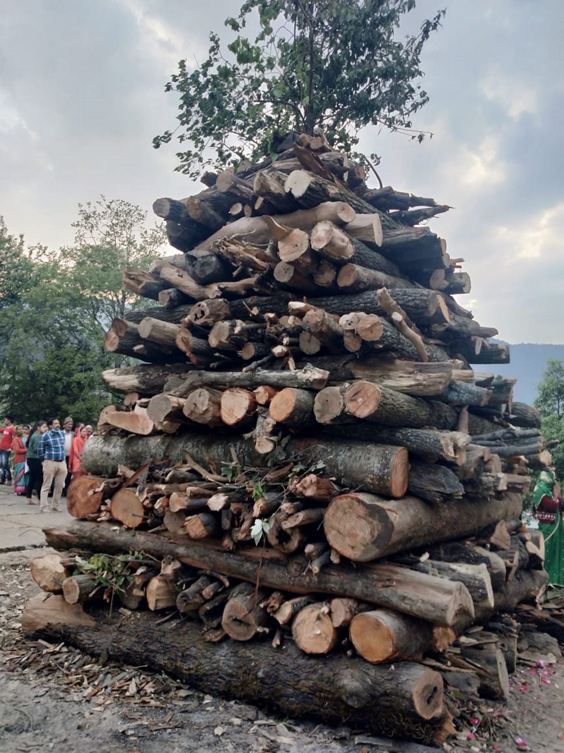Jakha deities will dance on blazing coals, mythological belief, See photos
