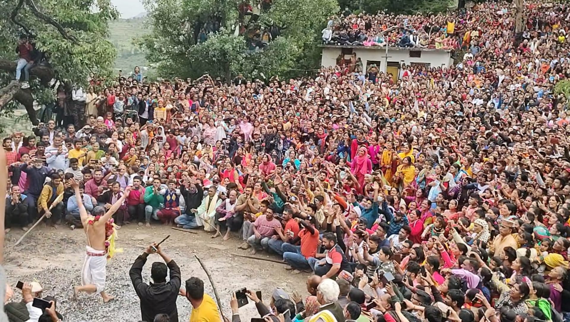 mythological Story, Jakh deities danced on blazing coals, thousands of devotees became witnesses, See photos