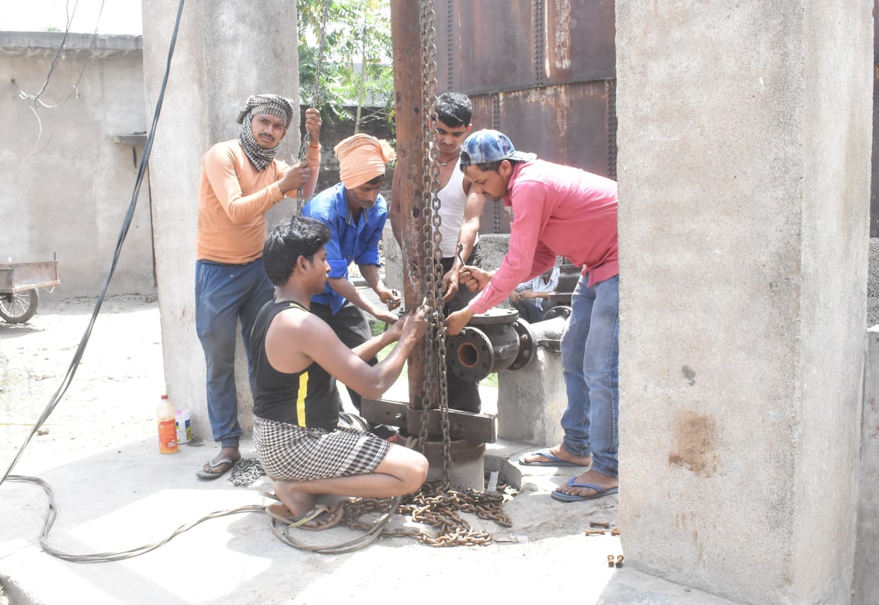 Water crisis persists for 48 hours in Fort and Babuganj