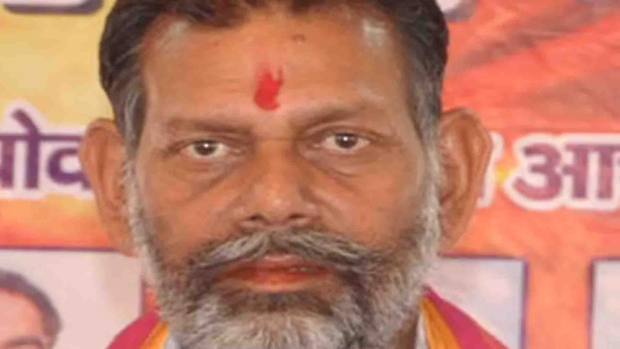 yogi government minister got one rupee pamphlet made and treated in Hallet Hospital