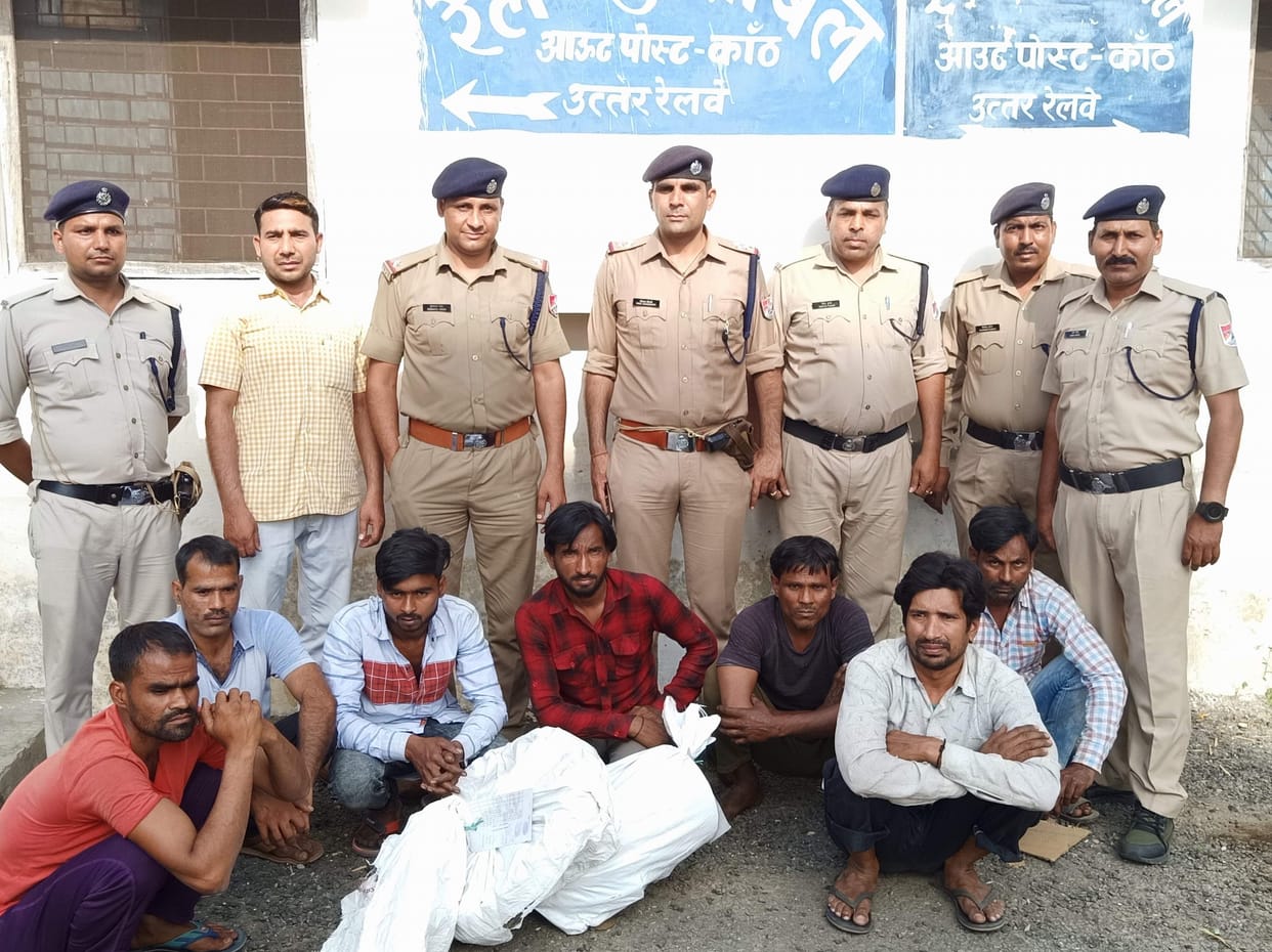 Gang stealing and buying railway goods busted
