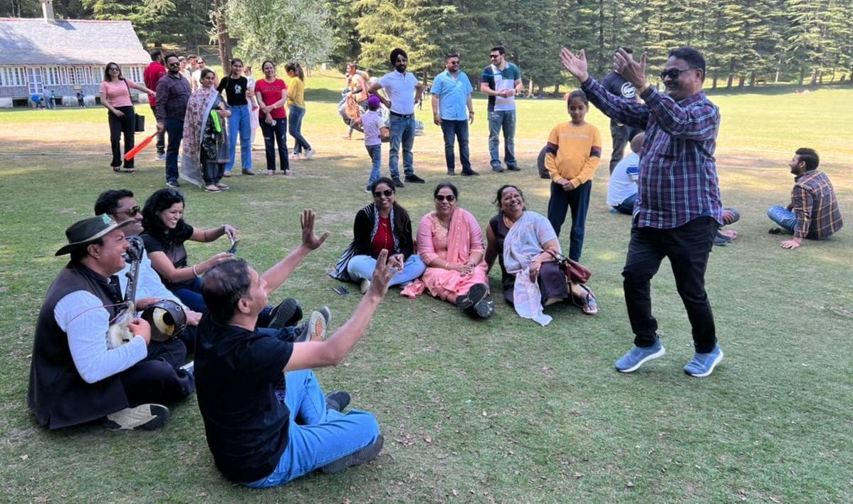 Khajjiar buzzes with tourists, advance booking continues