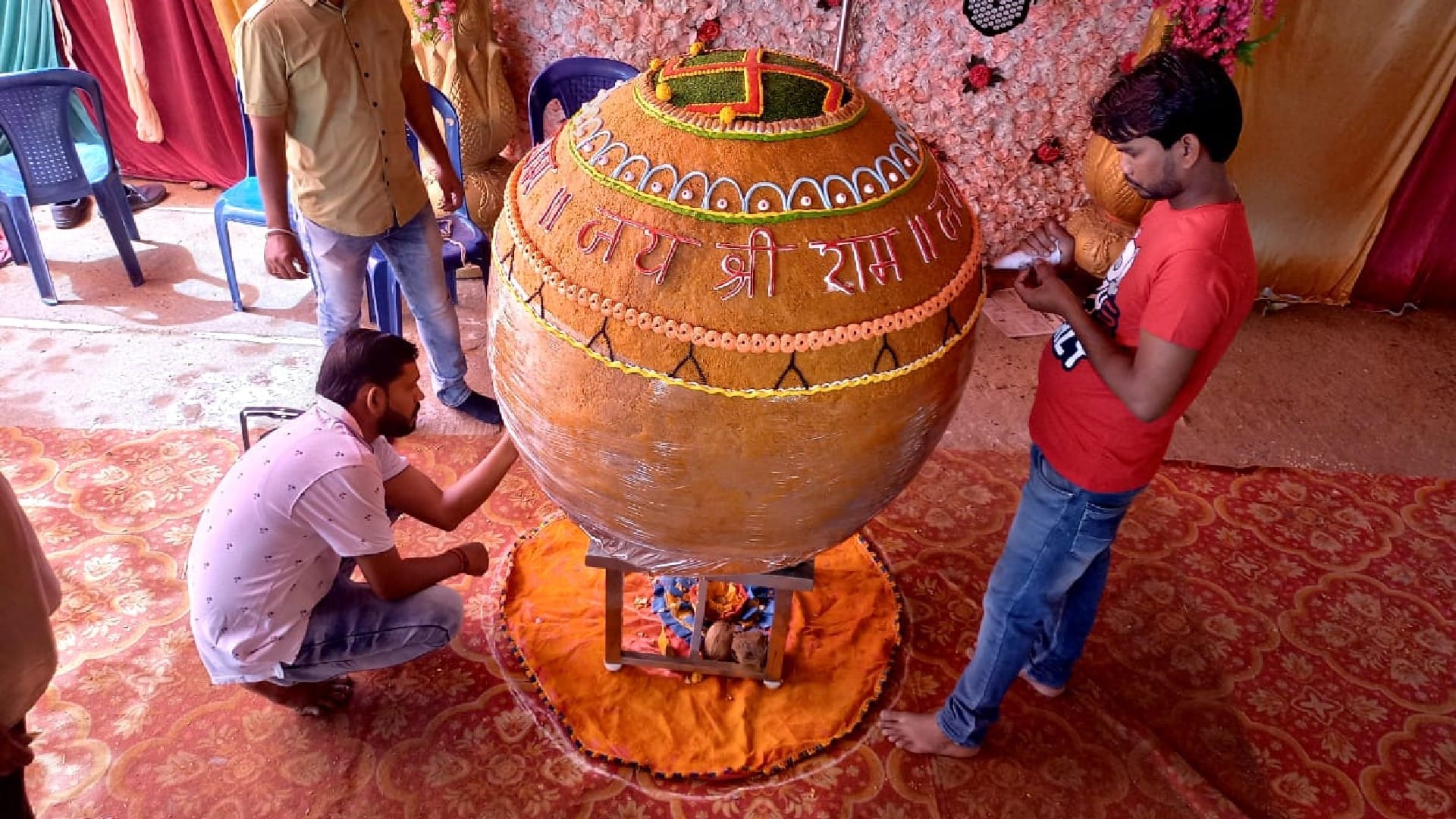 Hanuman Janmotsav 2022: For the first time in Madhya Pradesh, 1 ton Mahaladdu offered to Hanuman ji