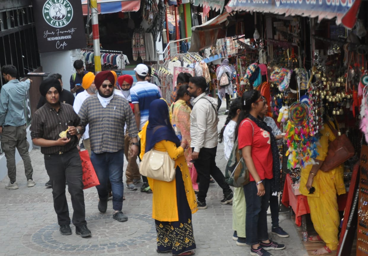 Tourist city Dharamshala pack from domestic and foreign tourists