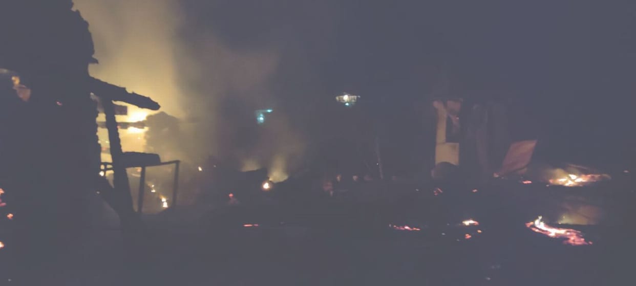 Eight room slate posh cottage burnt in Manikarn