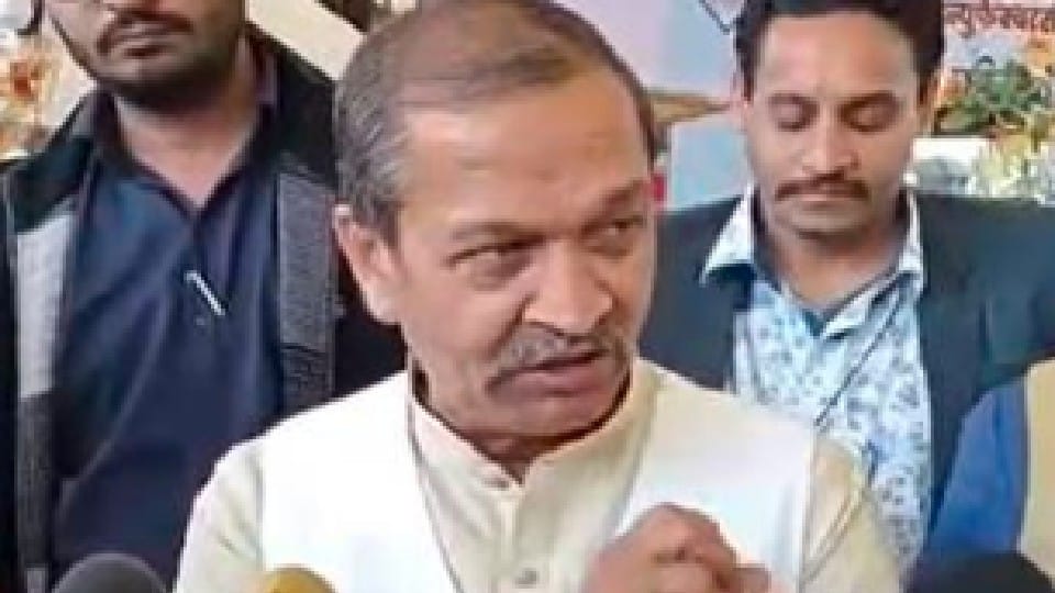 Madhya Pradesh: Minister Omprakash Sakhlecha, explaining the definition of familyism in politics, said - it is not wrong to give tickets to the sons of leaders