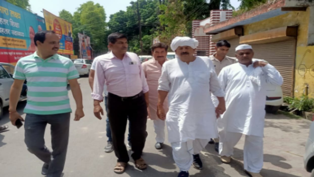 Muzaffarnagar: BKU President Chaudhary Naresh Tikait appeared in court