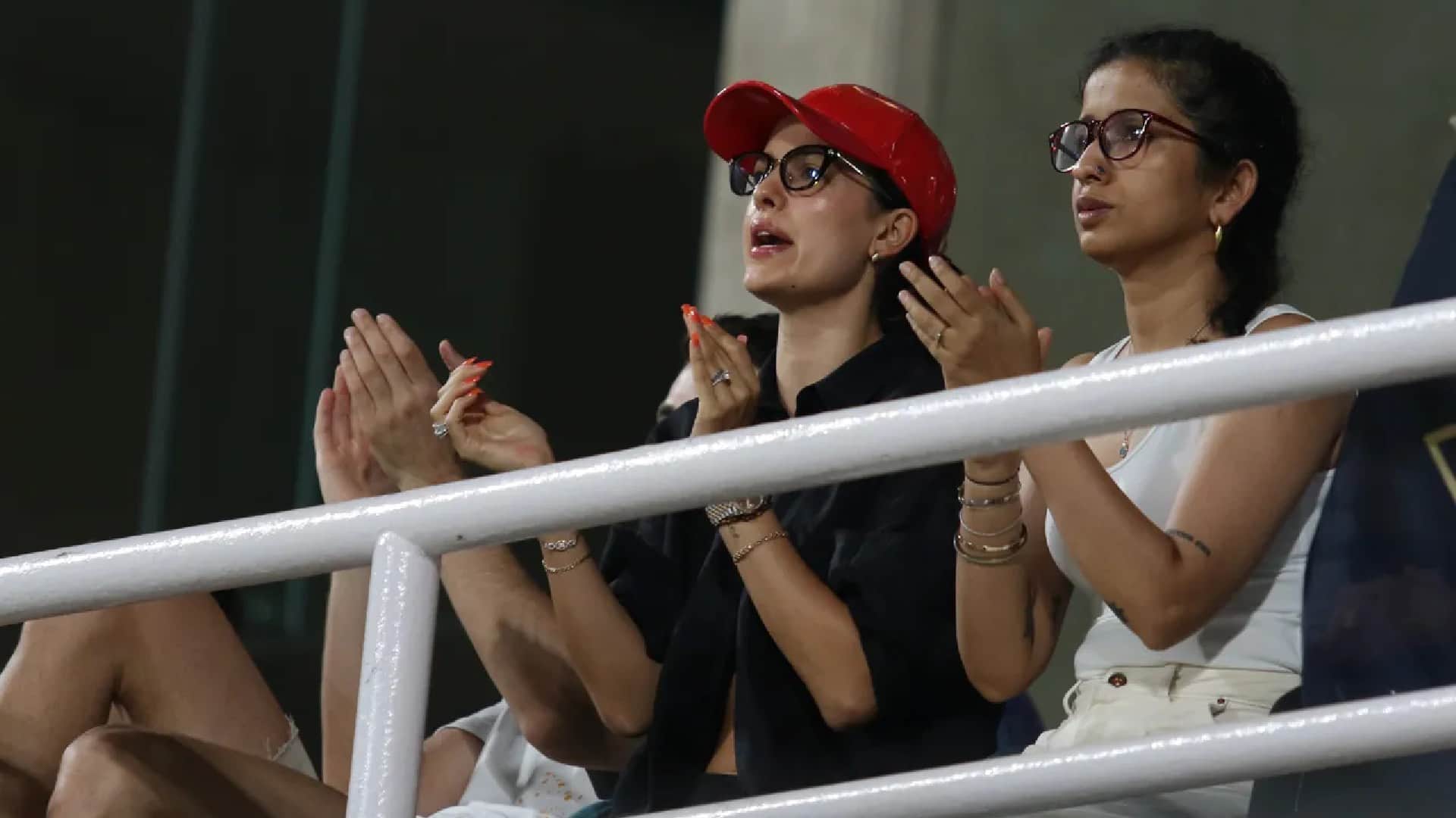 IPL 2022 RR vs GT Match 24 Highlights Hindi Natasha Enjoys Hardik captains knock