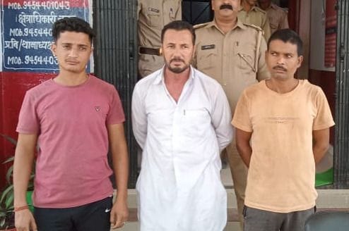 etawah news,Three arrested for smuggling cow progeny