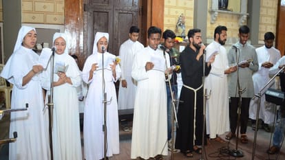 Good Friday: Special prayer meetings in churches, echoing the seven words of Lord Jesus