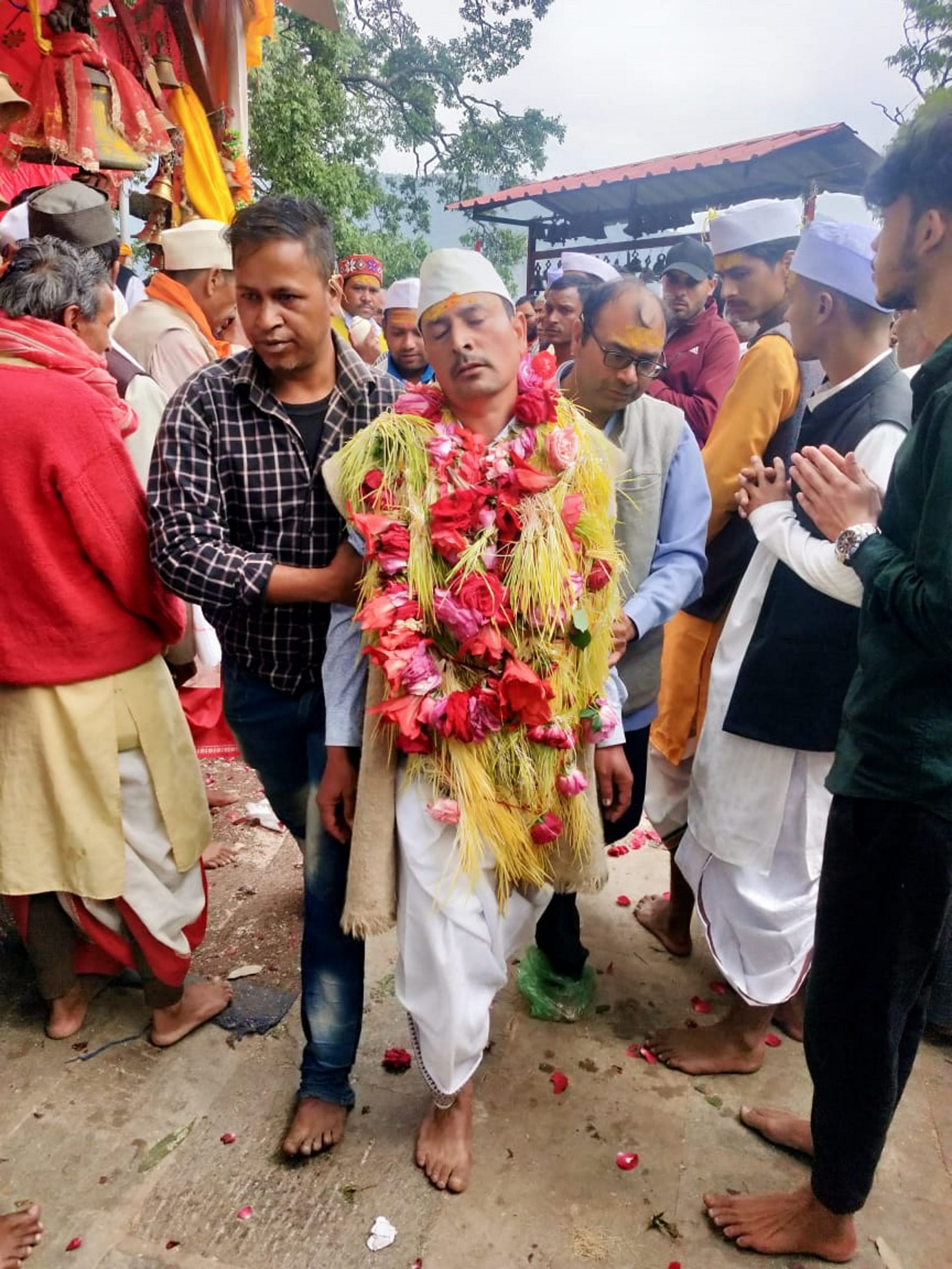 mythological Story, Jakh deities danced on blazing coals, thousands of devotees became witnesses, See photos