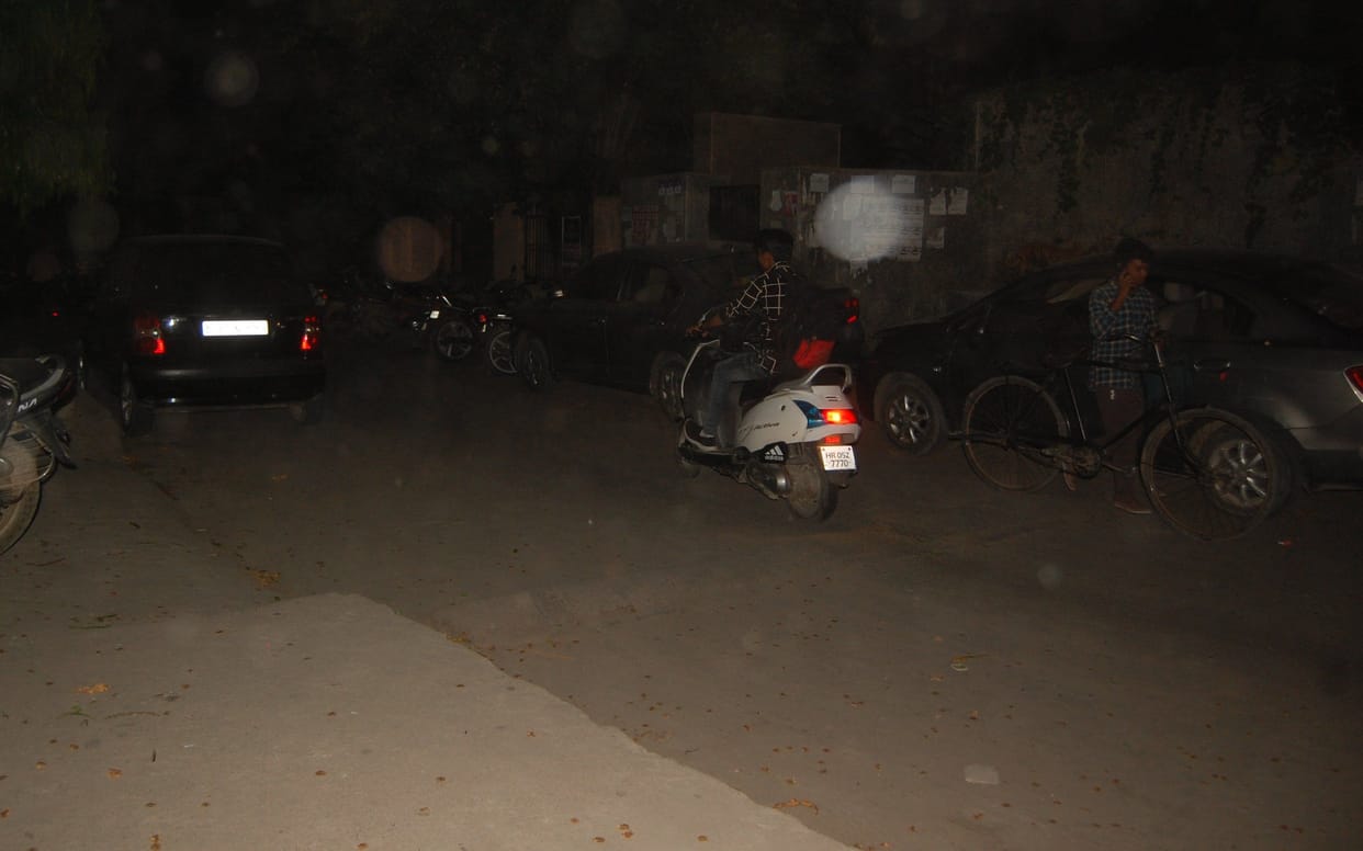 Dust storm continued as the day progressed, electricity fell in many areas