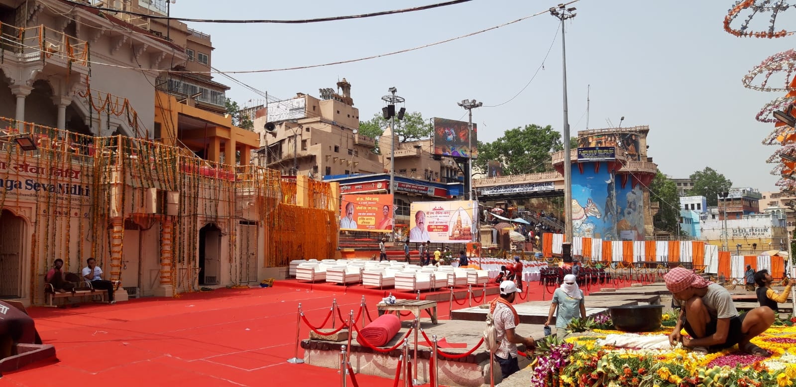 Vice President Venkaiah Naidu Varanasi Visit railway station to ganga aati ghat decoration like dulhan for welcome