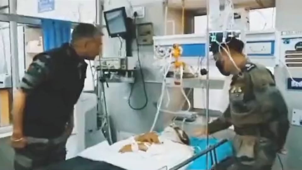 jammu kashmir indian army Corps Commander spoke injured jawan video viral on internet
