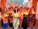 हनुमान जन्मोत्सव पर गांव खलियावास में प्रभात फेरी निकालतीं महिलाएं।
