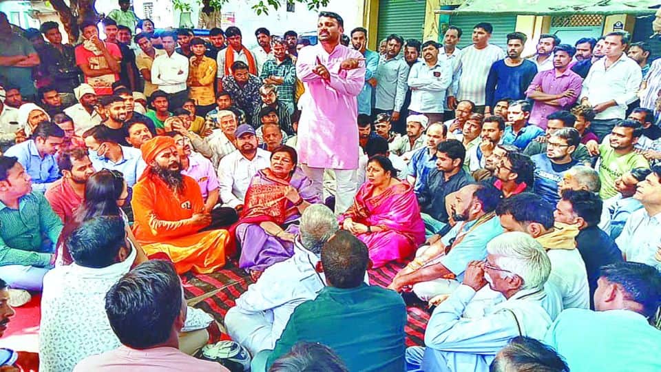 agra runkata news mob set fire to the houses part of the conspiracy