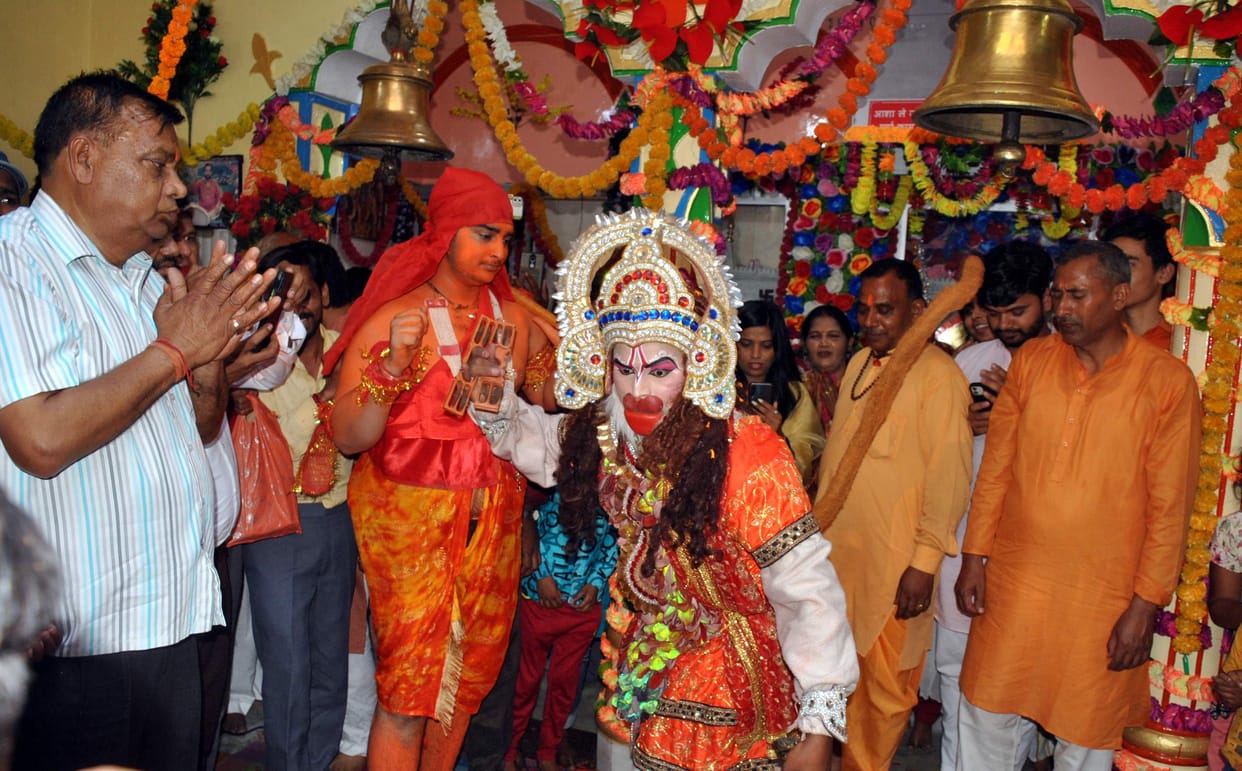 Hanuman's birth anniversary was celebrated in the temples, devotees danced on the hymns