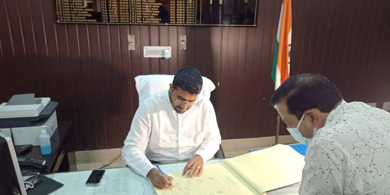 Deepak Meena will be the 60th District Magistrate of Meerut, K.Balaji kept waiting