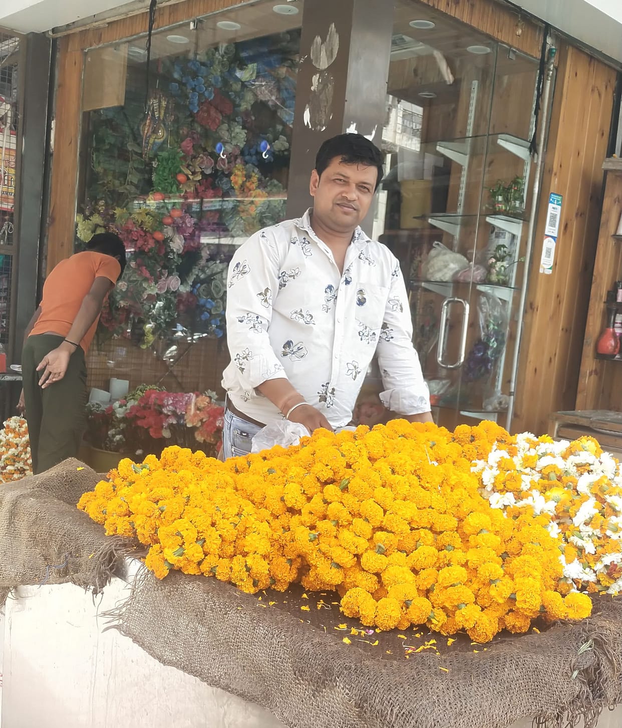 Due to the heat of June in April, the business of flowers withered, water has to be given after every 10 minutes.