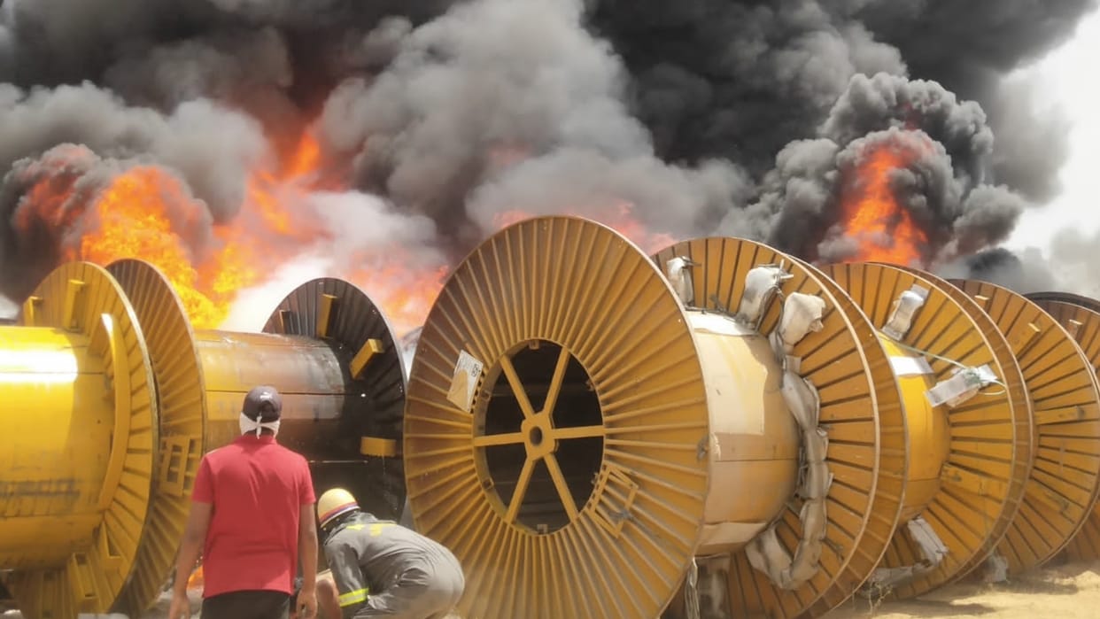 Godown of cables cathes fire in Kakori.