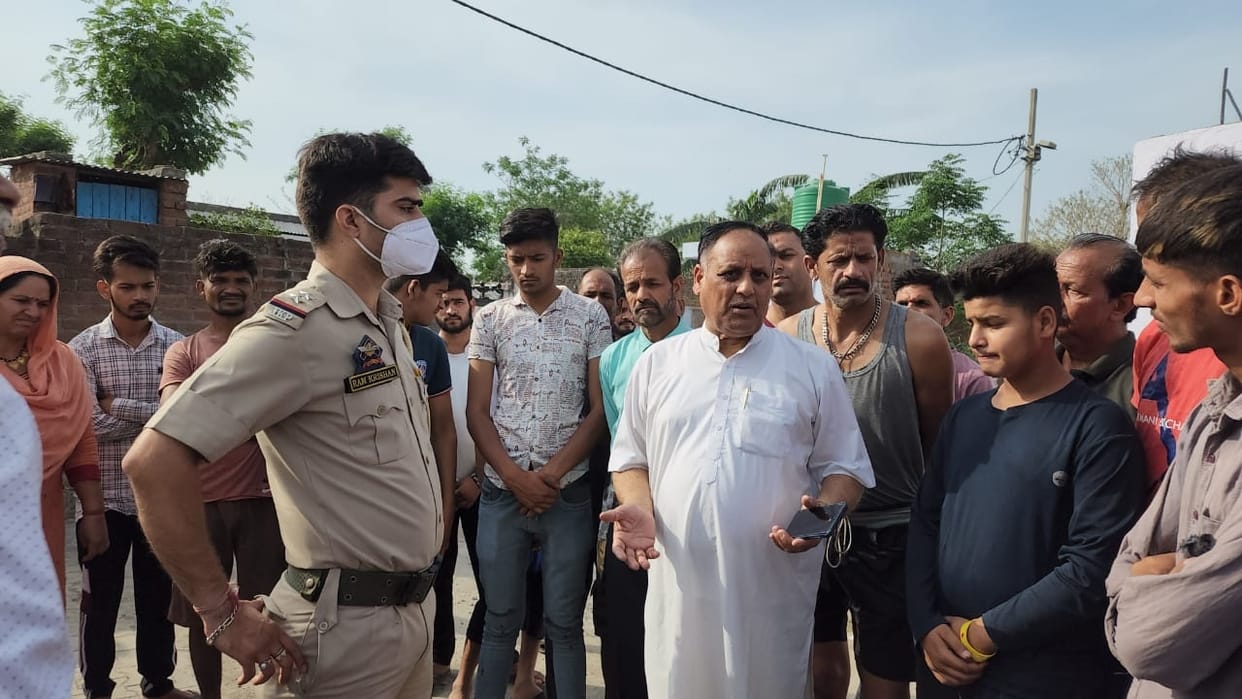 Thieves took away the donation box of Ravidas temple
