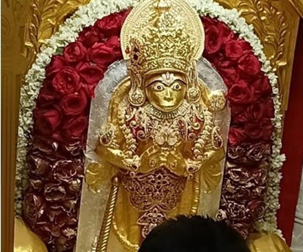 Indore: Crowd gathered in temples on Hanuman birth anniversary, Hanumant Wada prepared in Ranjit Hanuman temple, the process of darshan going on since morning