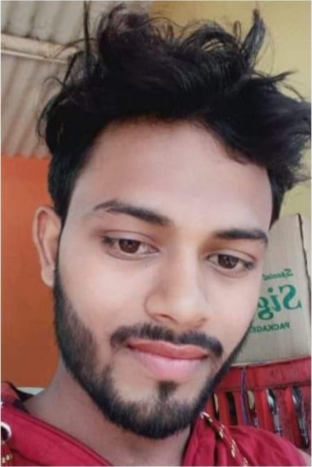 Bike collides with electric pole, youth dies