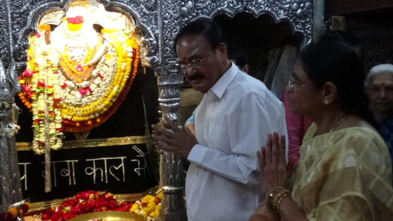 Vice President Venkaiah Naidu visit Varanasi kashi vishwanath dham  Mann ki Baat written in  visitor diary