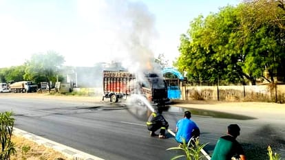  Fire broke out in DCM in Etawah, fire brigade hardly got it under control