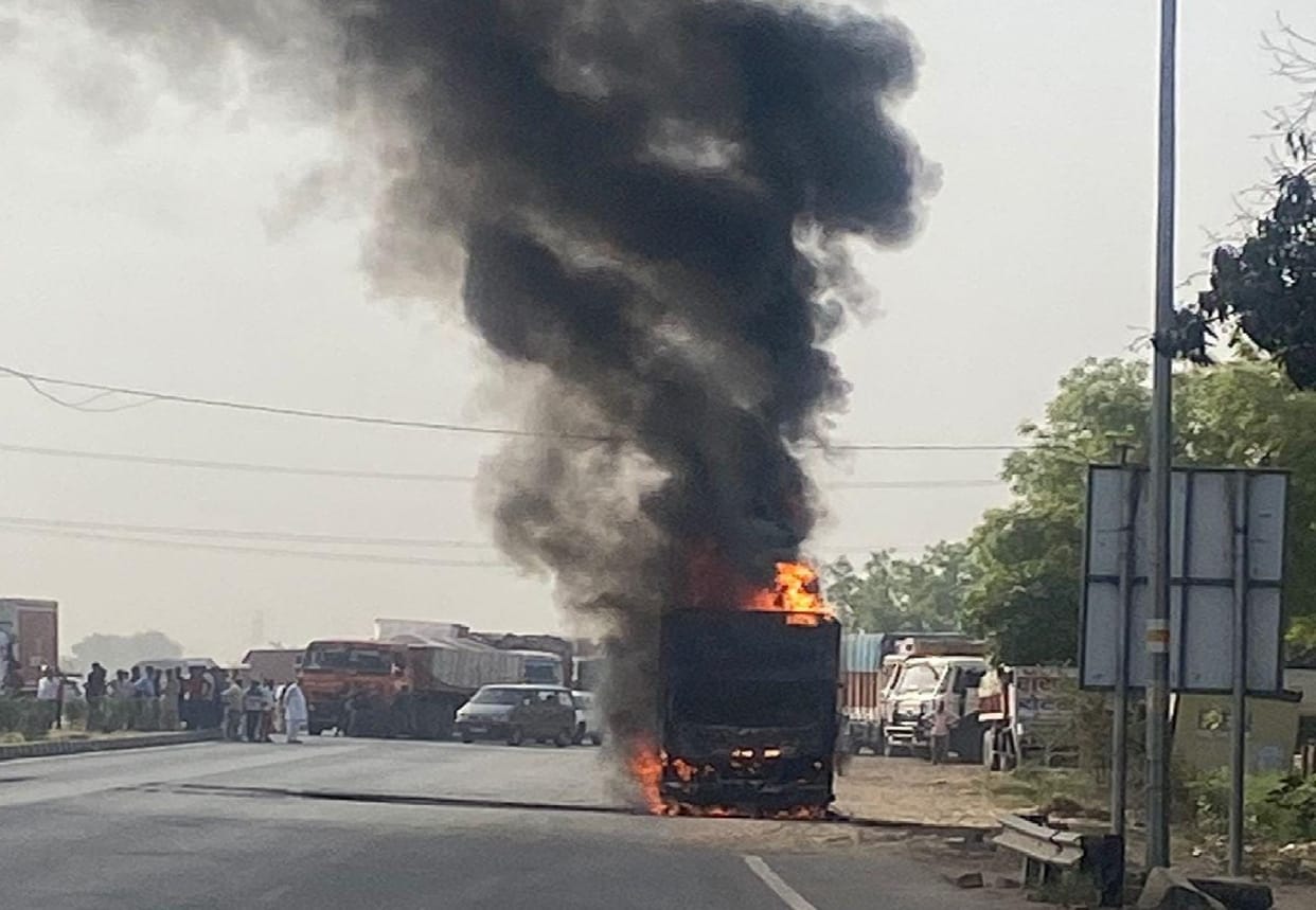  Fire broke out in DCM in Etawah, fire brigade hardly got it under control