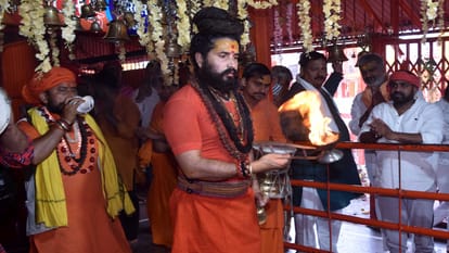 Hanuman Jayanti 2022: Huge crowd gathered to see Bajrang Bali in Layte Hanuman temple, the voices of Sunderkand kept resonating