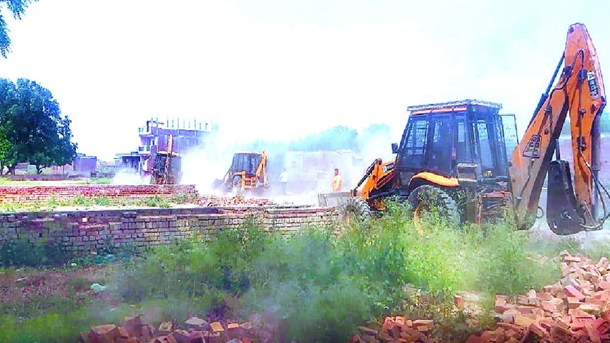 Bulldozer of PDA run on illegal plating, regional supervisor suspended