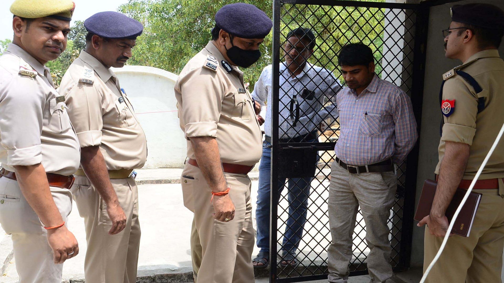 five murder in nawabganj prayagraj crime news today in hindi letest update