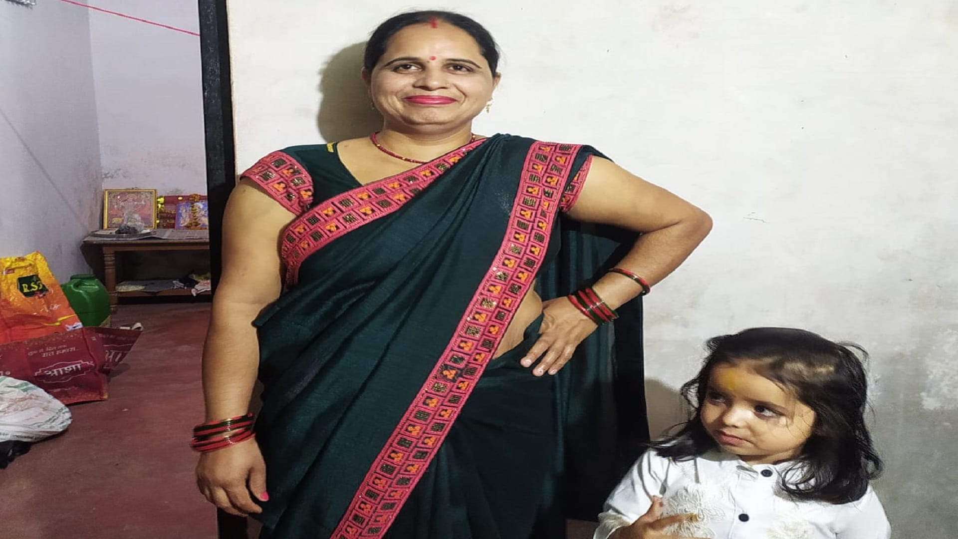 New twist in the murder of five people, dead body of mother and three daughters found hanging on bed and husband's body