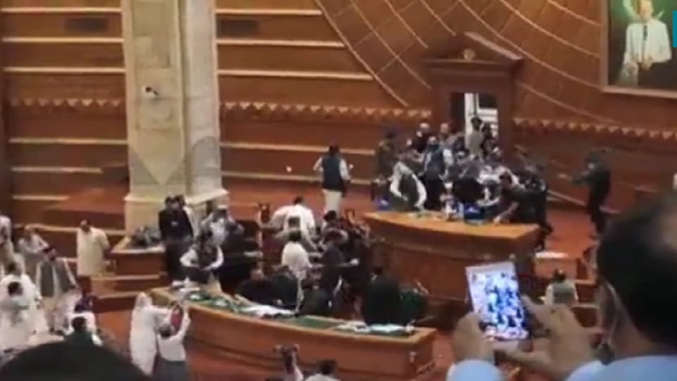 Lotas thrown at Deputy Speaker Punjab Assembly Dost Muhammad Mazari and also slapped by PTI members