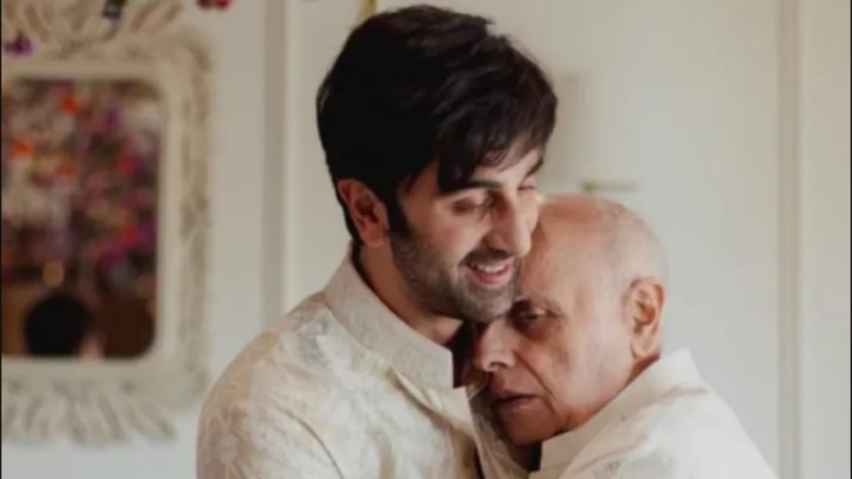 alia bhat father mahesh bhatt blessed ranbir kapoor he hugs him pooja bhatt shared lovely picture