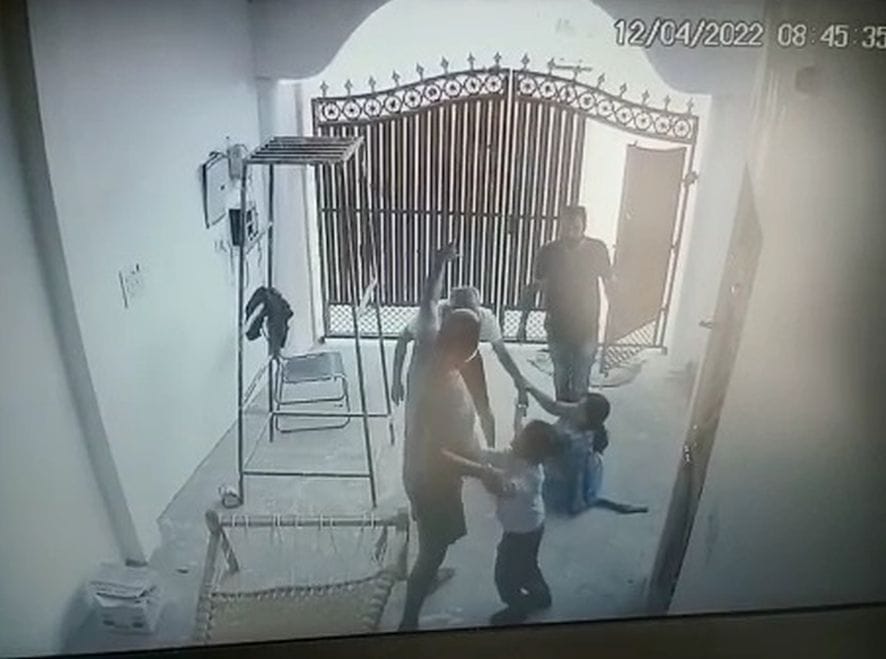 Father was beaten with kicks and bribes, mother was driven out of the house