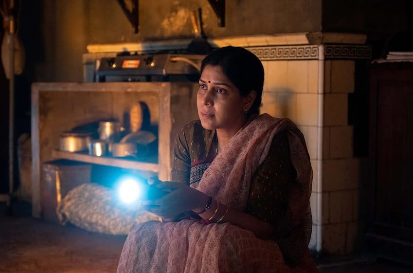 Kahaani Ghar Ghar Kii television star Sakshi Tanwar returns in Bade Achhe Lagte Hain 2 Dangal Mai Mohalla Assi