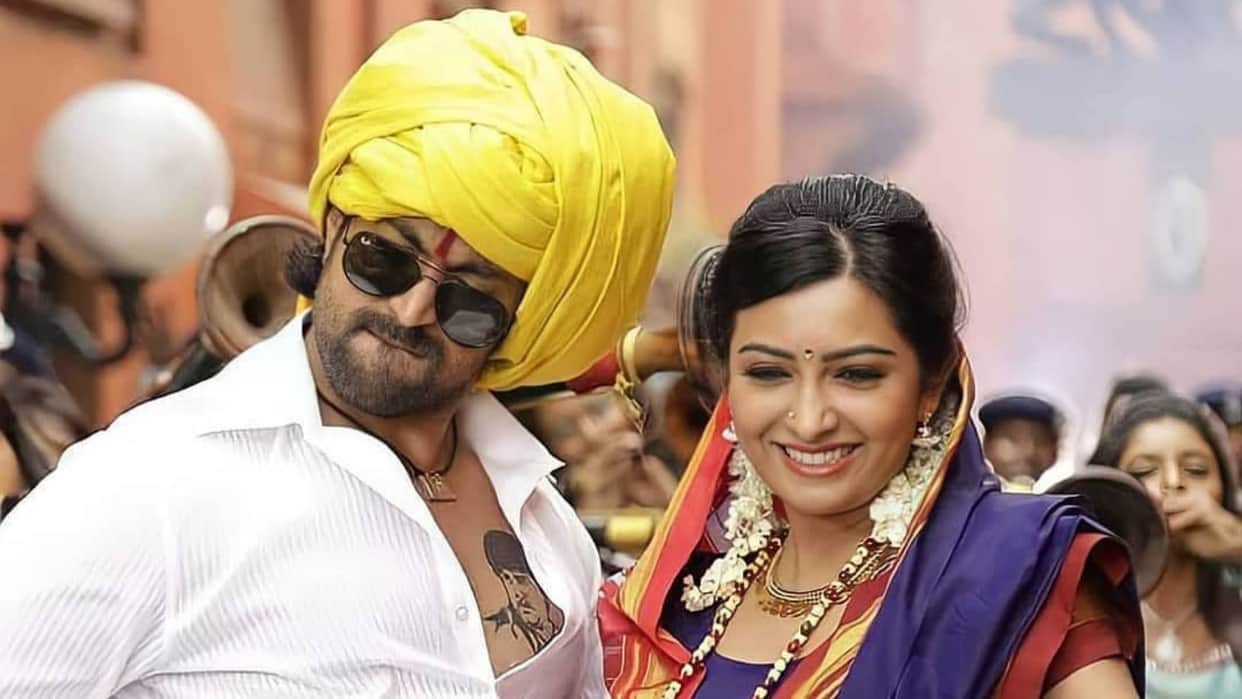 KGF 2 Star Yash real name wife father mother detail kid film career marriage philanthropic work Radhika Pandit