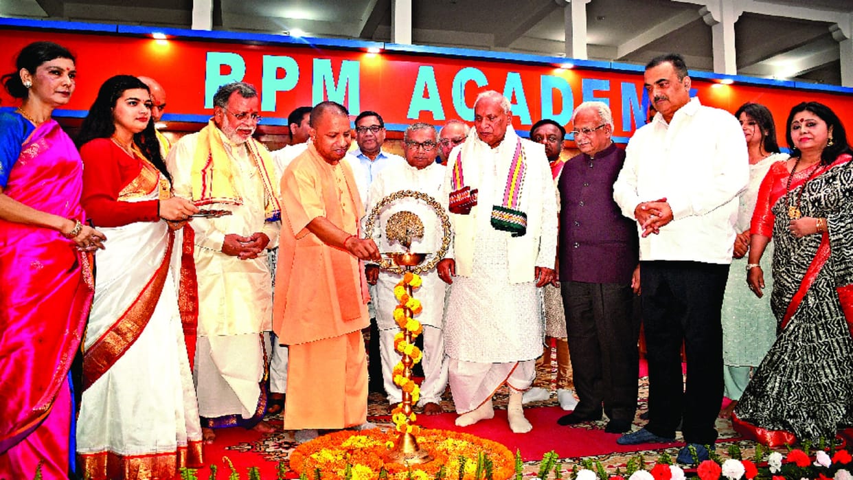 In the event of Amar Ujala, Chief Minister Yogi said – Astrology and Ayurveda have a deep relationship
