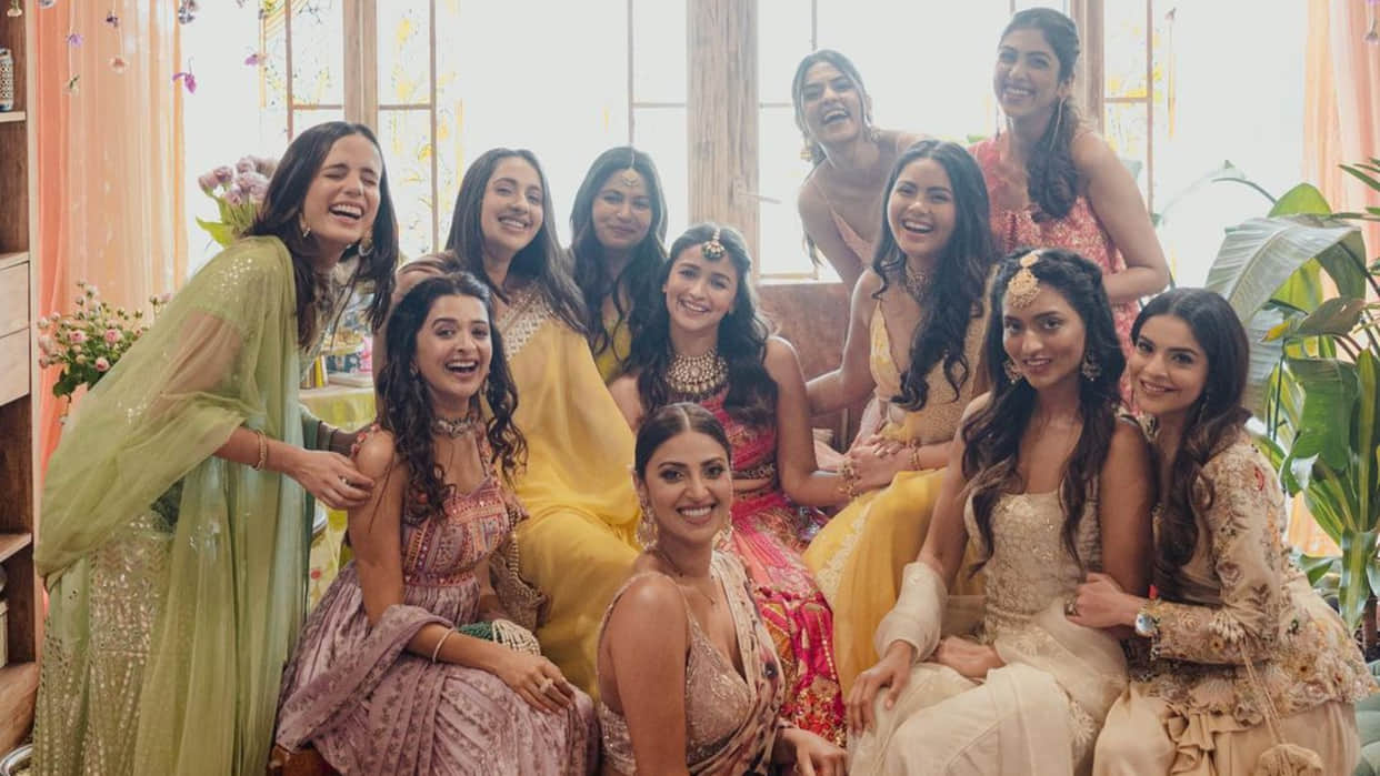 alia ranbir mehndi ceremony best friend anushka ranjan steal all limelight