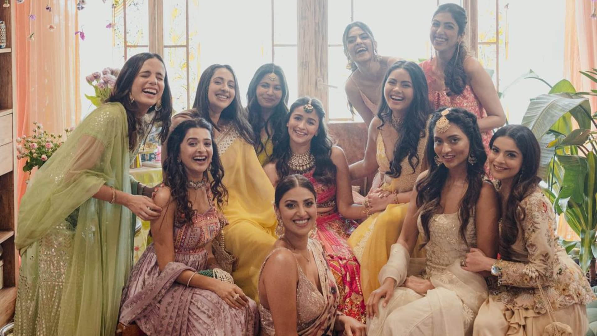 alia ranbir mehndi ceremony best friend anushka ranjan steal all limelight