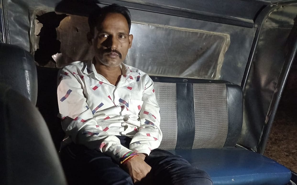 Police Encounter in Azamgarh Rape murder accused tried to escape injured in firing he was searching for two years