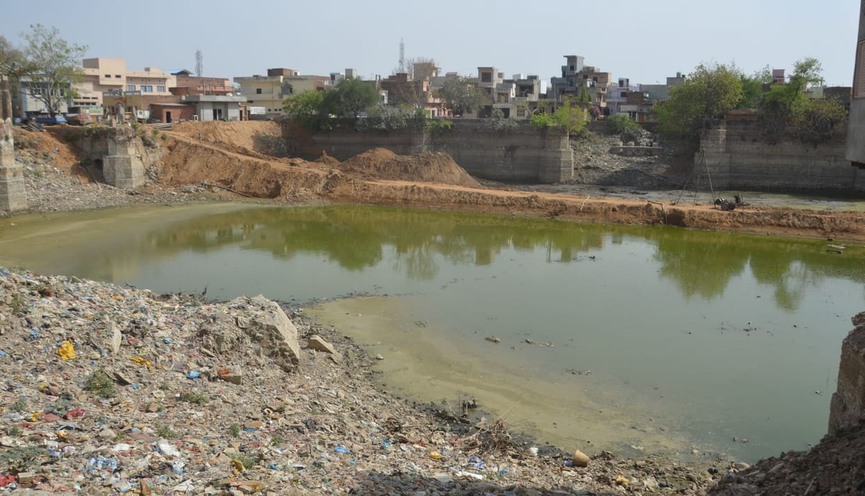 After de-watering, the work of de-shilting of Shyamsar pond started