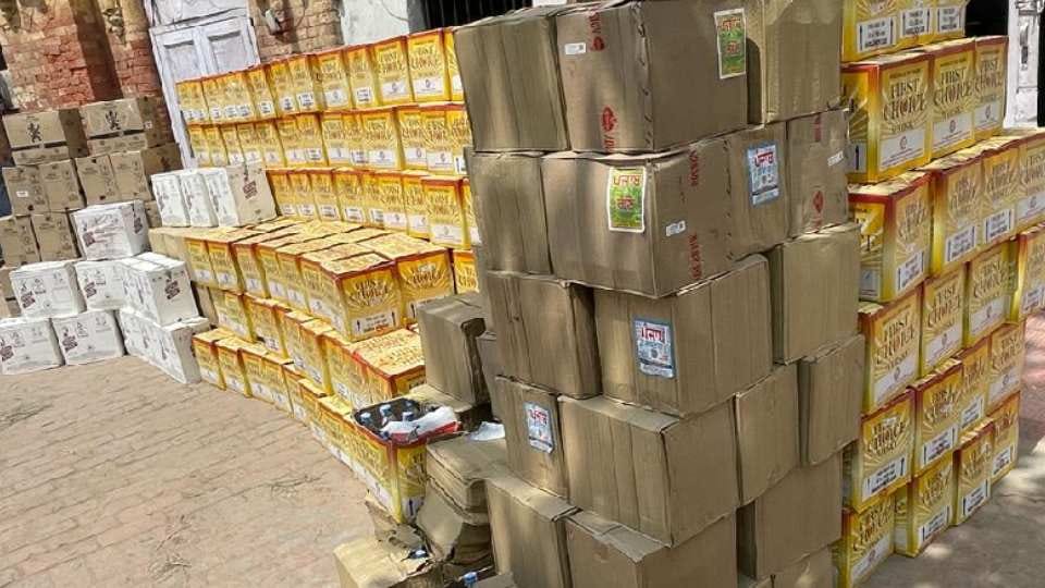 504 boxes of English liquor caught in Kapurthala of Punjab
