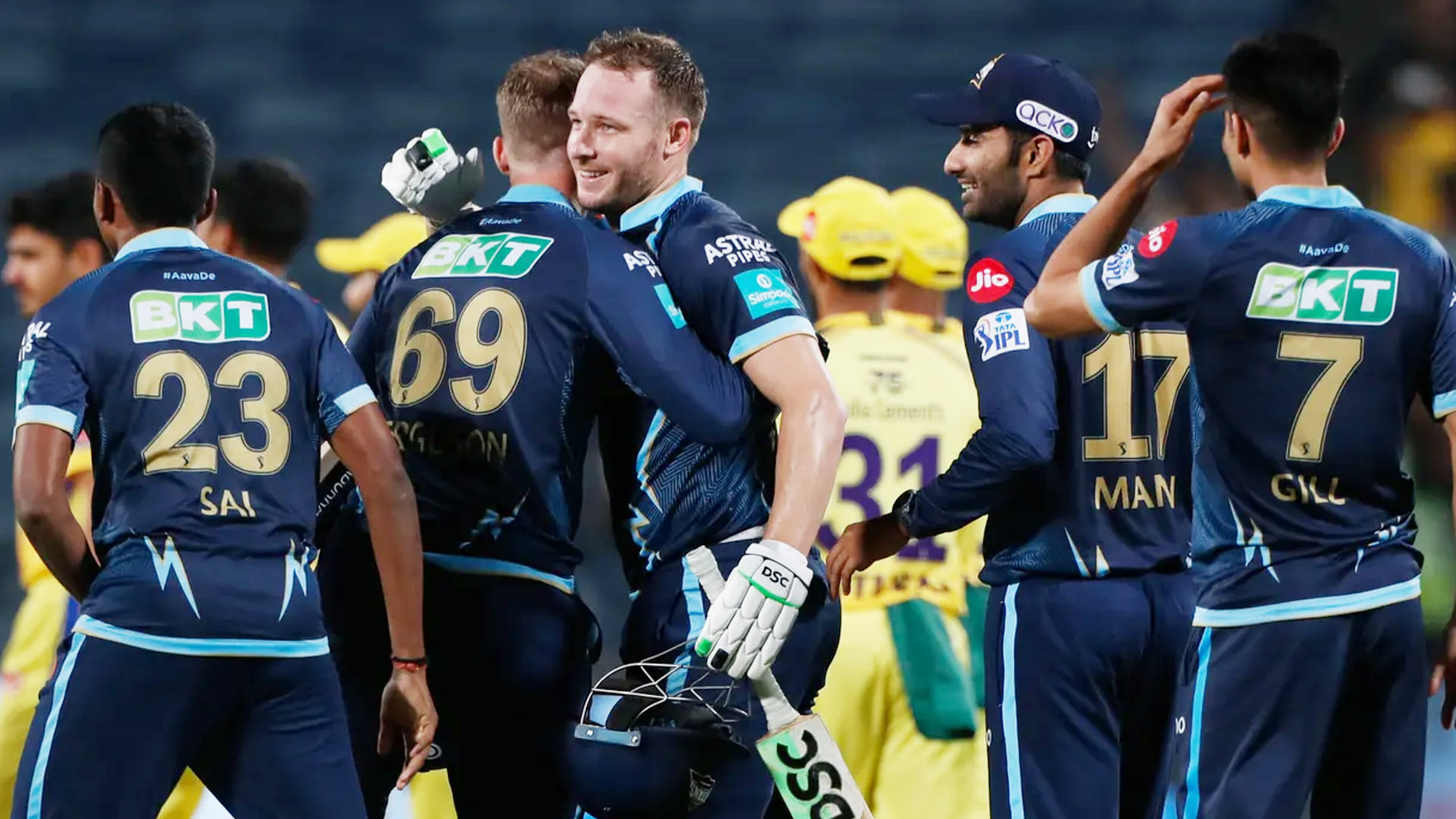 GT vs CSK Highlights: Gujarat Titans defeat Chennai Super Kings by 3 wickets David Miller Rashid Khan Batting IPL 2022 Match 29 at Pune News Updates in Hindi