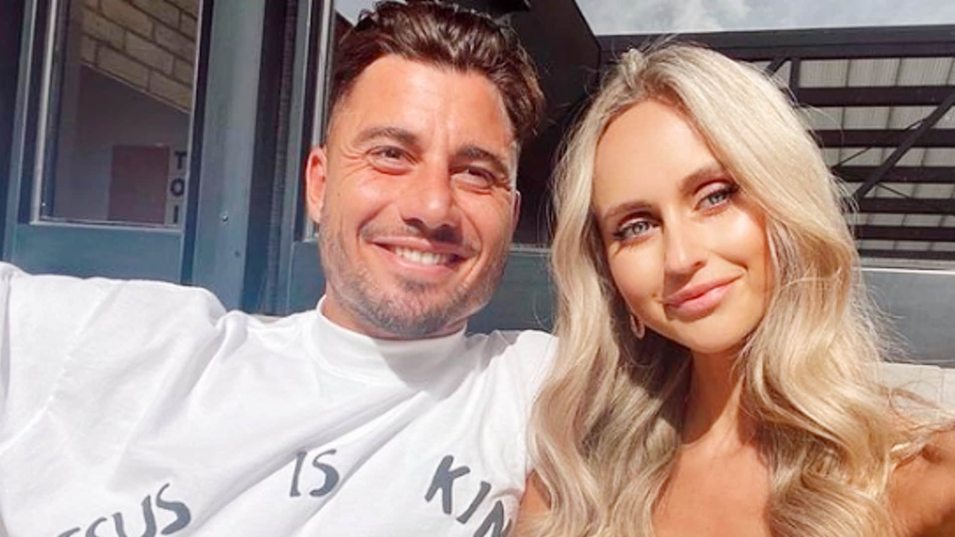 IPL 2022: Marcus Stoinis' girlfriend Sarah Czarnuch Check out her Pictures Photos; Stoinis dedicated 104 meter long six to Girlfriend Sarah video against Mumbai Indians| MI vs LSG